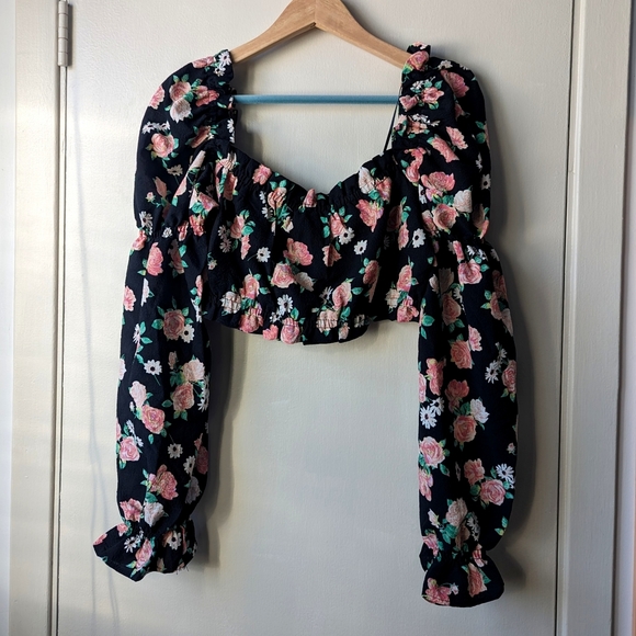 H&M Black Floral Puff Long Sleeve Crop Blouse - Picture 2 of 5